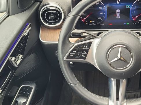 Used 2024 Mercedes-Benz C 300 Sedan image 12