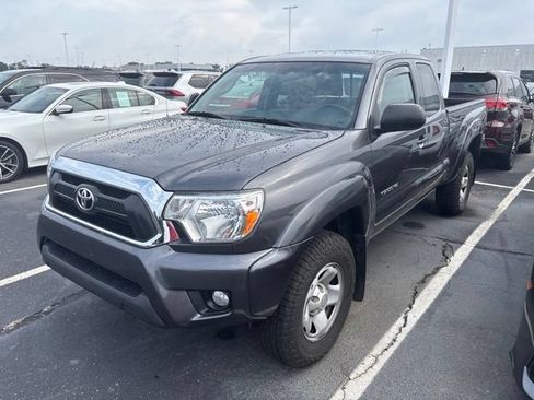 Used 2013 Toyota Tacoma 4x4 Access Cab V6 w/ SR5 Pkg image 3