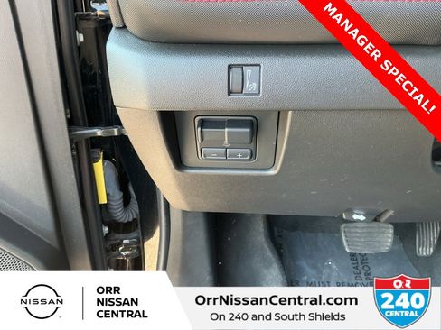 Used 2023 Chevrolet Colorado Z71 w/ Z71 Convenience Package 2 image 18