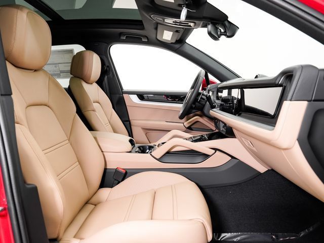 Certified 2026 Porsche Cayenne AWD/4WD image 21