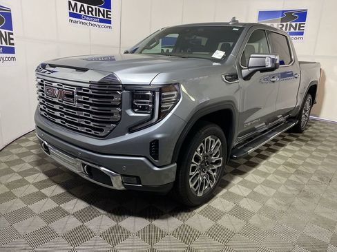 Used 2024 GMC Sierra 1500 Denali w/ Technology Package AWD/4WD image 11