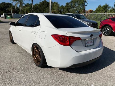 Used 2018 Toyota Corolla SE FWD image 9