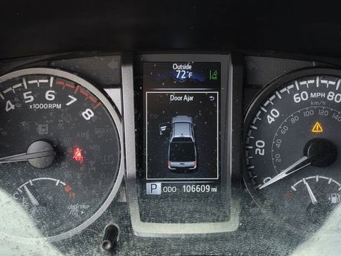 Used 2022 Toyota Tacoma TRD Off-Road AWD/4WD image 20