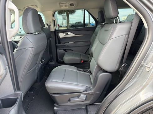 New 2026 Ford Explorer Active w/ Active Comfort Package image 15