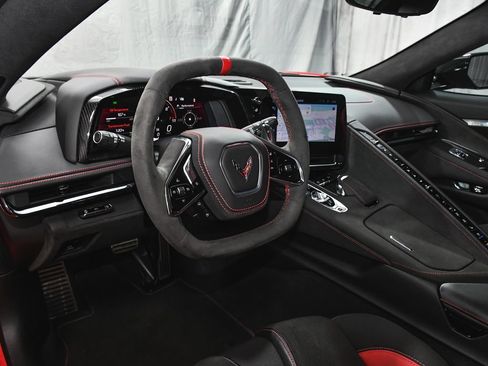 Used 2024 Chevrolet Corvette Stingray Premium Conv w/ Z51 Performance Package RWD image 21