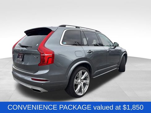 Used 2017 Volvo XC90 T6 Momentum w/ Vision Package image 9