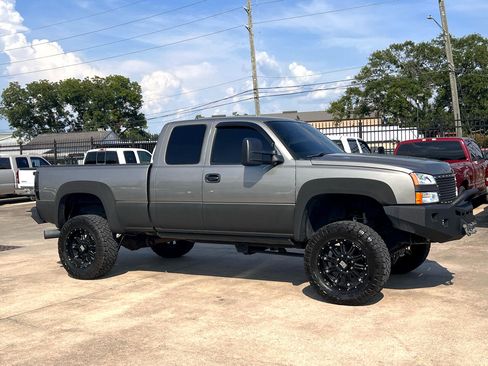 Used 2007 Chevrolet Silverado 2500 LT w/ Heavy-Duty Power Package image 82