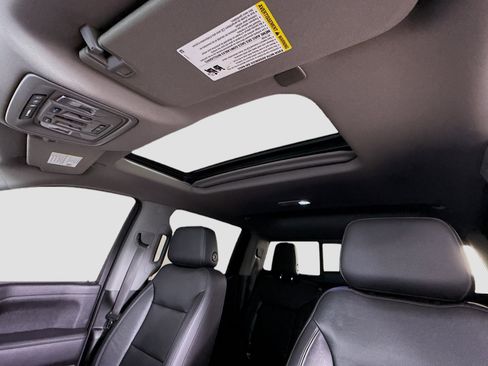 Used 2020 Chevrolet Silverado 1500 LTZ w/ LTZ Premium Package image 23