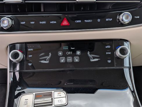 New 2026 Genesis GV70 2.5T image 21