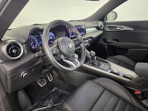 Used 2025 Alfa Romeo Tonale w/ Premium Package AWD/4WD image 14