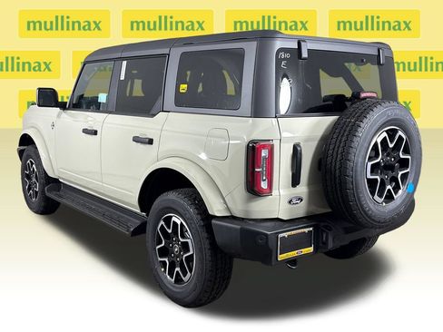 New 2026 Ford Bronco Outer Banks AWD/4WD image 9