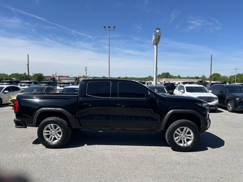 Used 2023 GMC Canyon Elevation w/ Elevation Premium Package AWD/4WD image 4