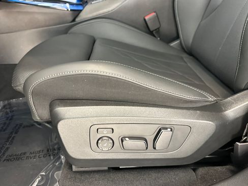 Used 2025 BMW X3 xDrive30i w/ M Sport Package AWD/4WD image 14