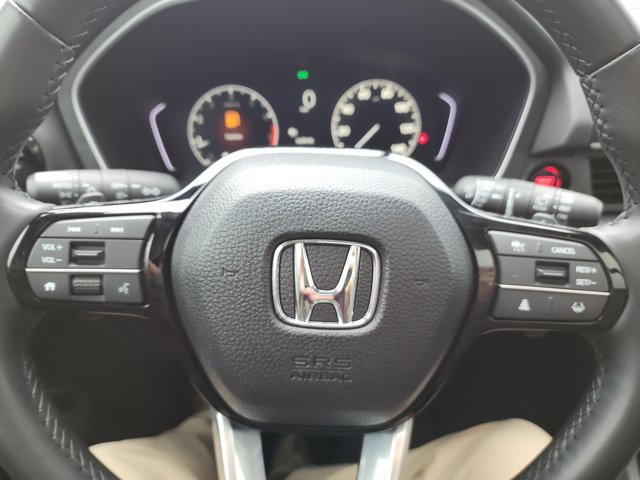 Used 2025 Honda Pilot Touring image 14