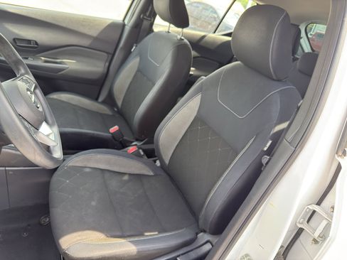 Used 2018 Nissan Kicks S FWD image 22