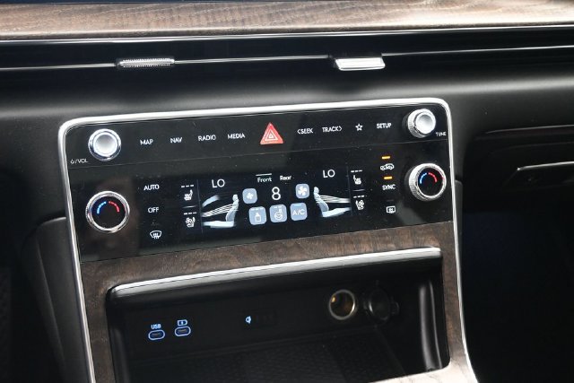Used 2025 Genesis GV80 2.5T Prestige AWD/4WD image 14