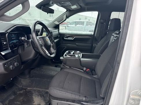 Used 2025 Chevrolet Silverado 1500 LT image 11