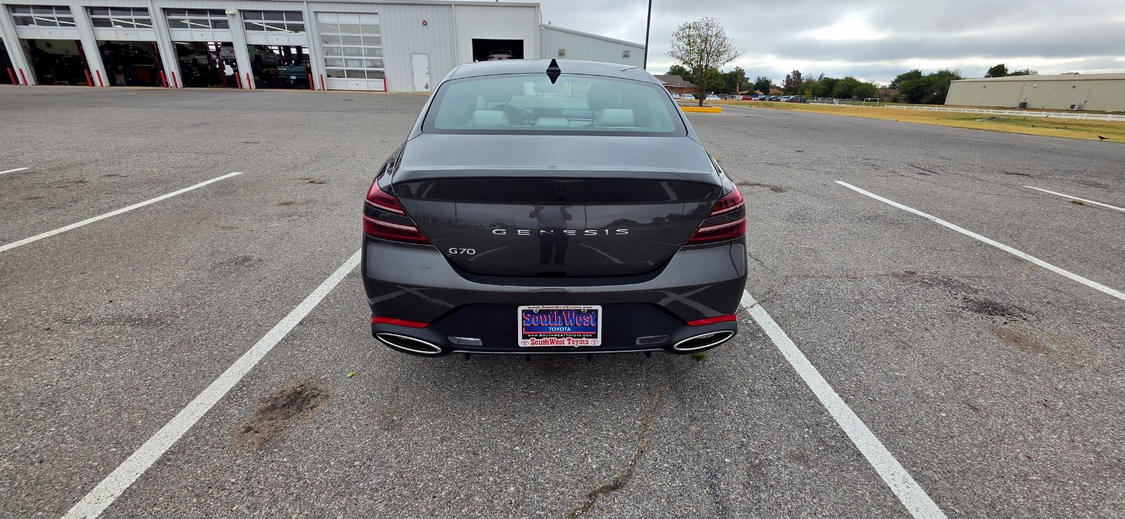 Used 2025 Genesis G70 2.5T RWD image 6