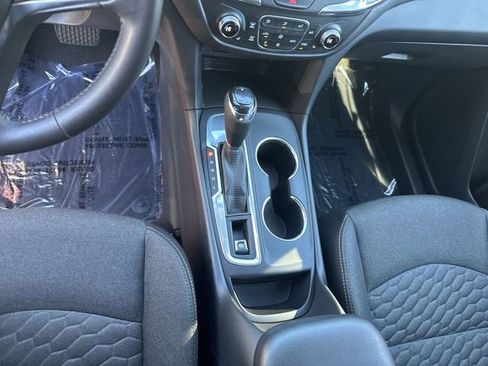 Used 2020 Chevrolet Equinox LT w/ Driver Convenience Package image 23