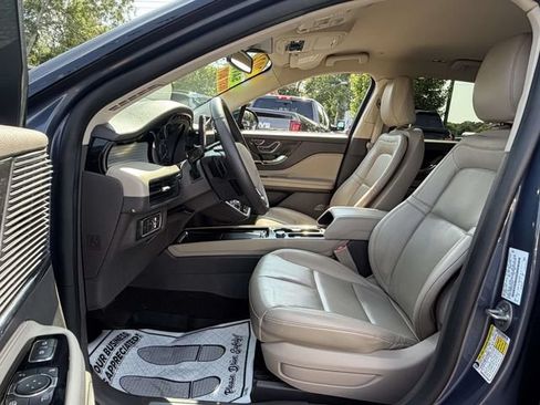 Certified 2022 Lincoln Corsair AWD w/ Equipment Group 101A image 8