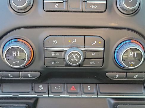 Used 2022 Chevrolet Silverado 2500 LT w/ Convenience Package image 31