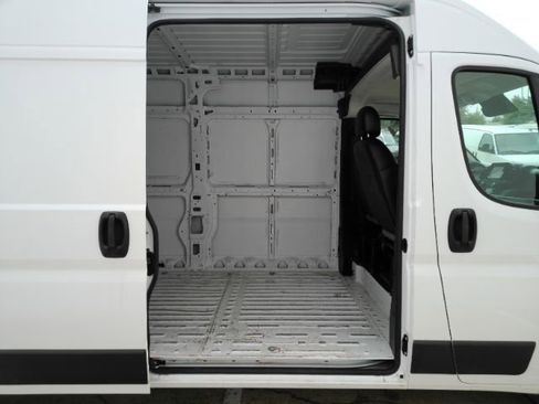 Used 2023 RAM ProMaster 2500 FWD image 5
