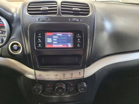 Used 2019 Dodge Journey SE w/ Blacktop Package image 25