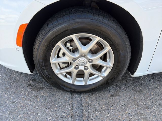 Used 2025 Chrysler Pacifica Select FWD image 13