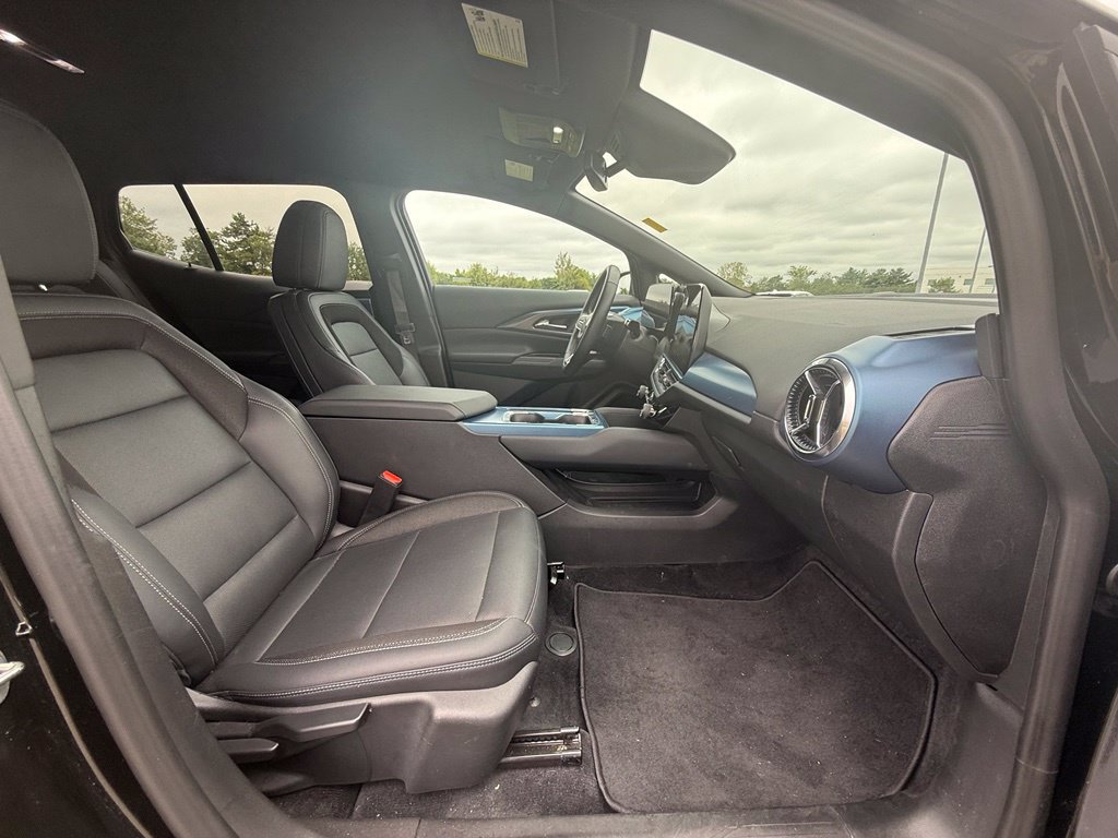 Used 2024 Chevrolet Equinox EV LT w/ LPO, All-Weather Mat Package FWD image 34