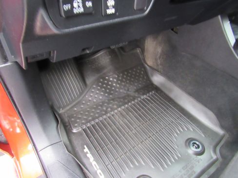 Used 2016 Toyota Tacoma TRD Sport w/ Towing Package image 24