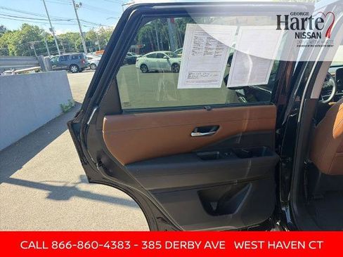 Certified 2025 Nissan Pathfinder Platinum w/ Cargo Package AWD/4WD image 16