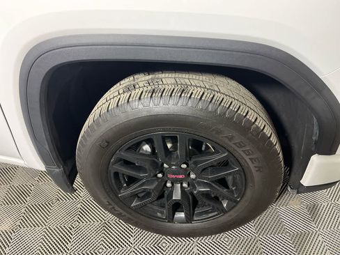 Used 2024 GMC Sierra 1500 Elevation image 10