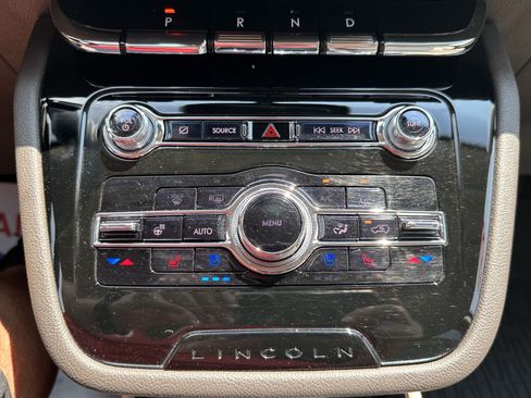 Used 2021 Lincoln Corsair Reserve AWD/4WD image 27