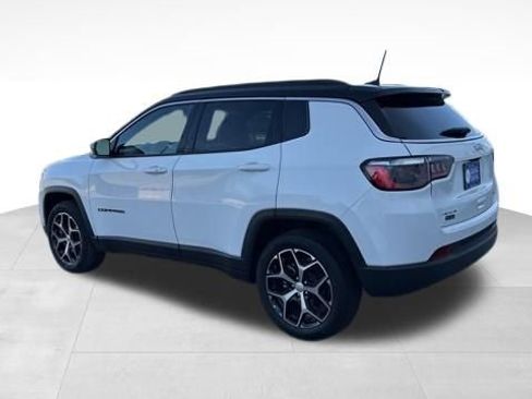 Used 2024 Jeep Compass Limited image 5