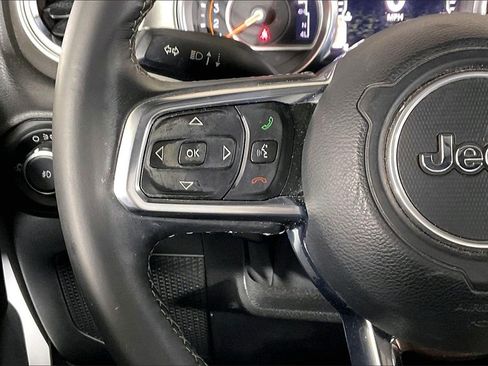Used 2018 Jeep Wrangler Unlimited Sahara image 18