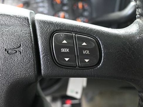 Used 2005 Chevrolet Silverado 2500 LS w/ Heavy-Duty Power Package AWD/4WD image 41