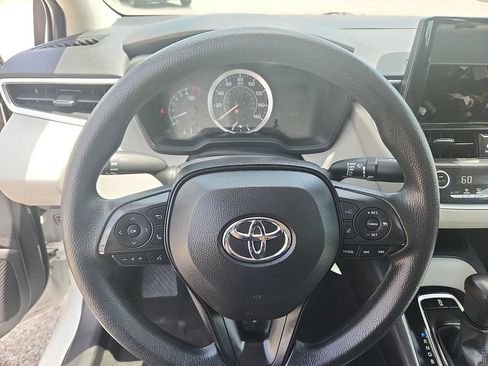 Used 2022 Toyota Corolla LE FWD image 13