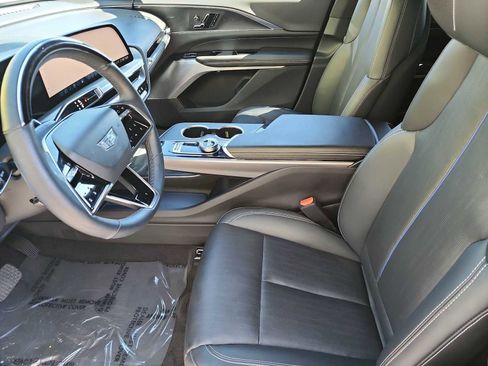 Used 2024 Cadillac Lyriq Sport image 15