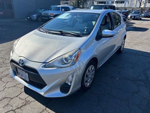Used 2016 Toyota Prius C One image 5
