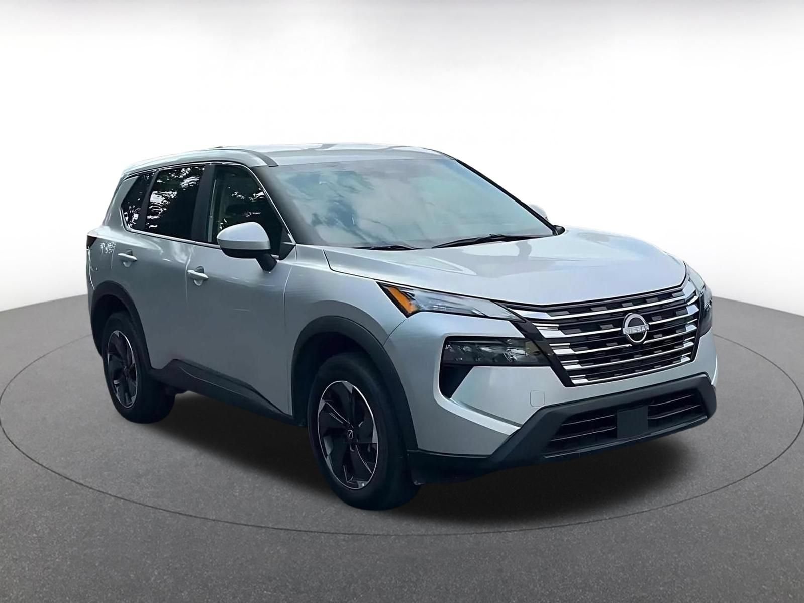 Used 2025 Nissan Rogue SV AWD/4WD image 3