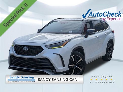Used 2022 Toyota Highlander XSE FWD image 1
