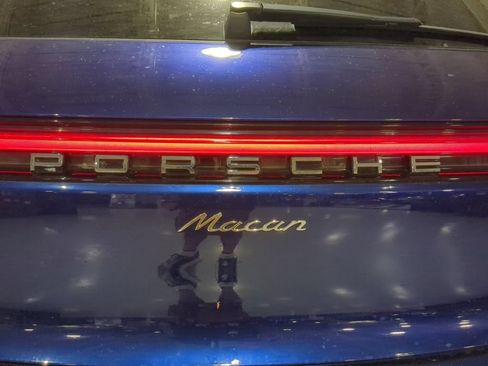 Used 2024 Porsche Macan Turbo AWD/4WD image 12