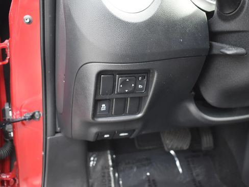 Used 2016 Nissan Juke SL FWD image 12