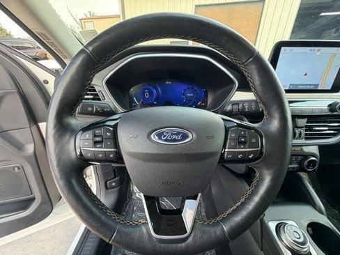 Used 2022 Ford Escape Titanium w/ Titanium Elite Package AWD/4WD image 26