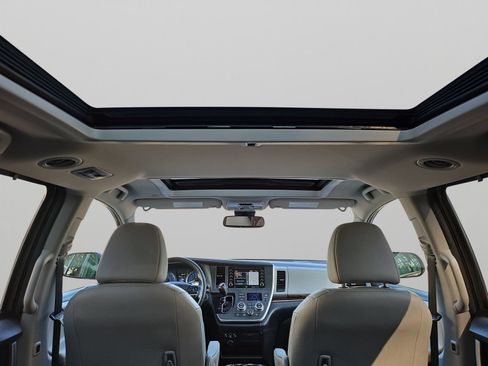 Used 2020 Toyota Sienna Limited AWD/4WD image 37