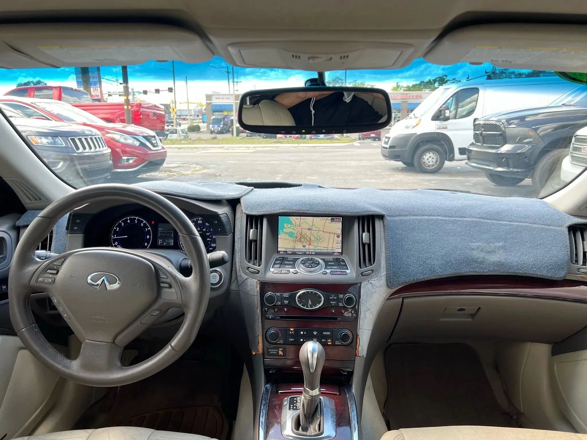 Used 2010 INFINITI G37 Convertible w/ Premium Pkg RWD image 11