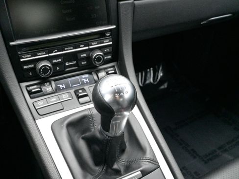 Used 2015 Porsche 911 Carrera image 30