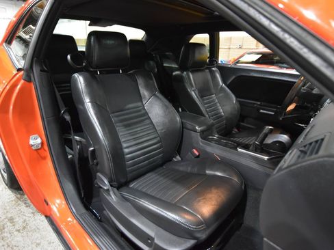 Used 2009 Dodge Challenger R/T RWD image 34
