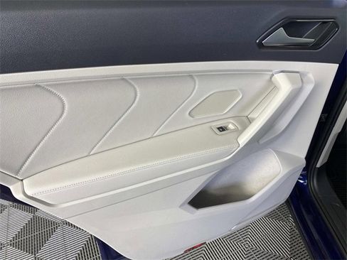 Used 2022 Volkswagen Tiguan SEL R-Line image 27