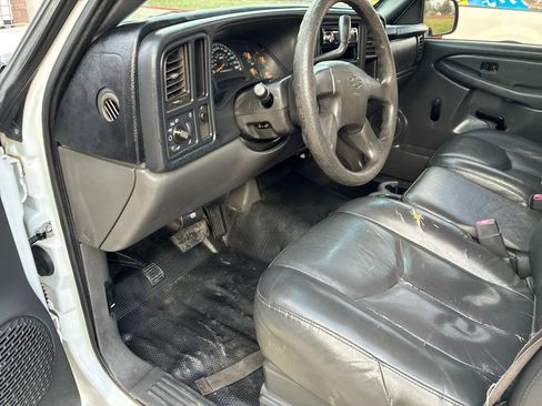 Used 2006 Chevrolet Silverado 1500 W/T image 12
